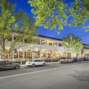 Quest Aparthotel Canberra